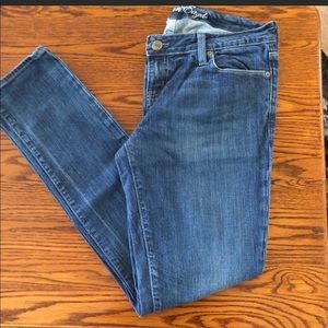 CLEAR OUT 🌟American Eagle Medium Wash Jeans